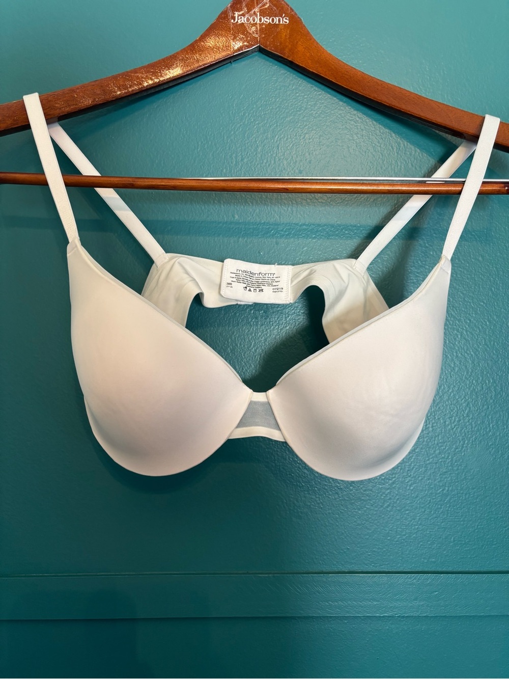 Maidenform White Smooth Bra with Light Padding Size 38B